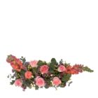 Arreglo de flores naturales con rosas, perritos, eucaliptos, clavelinas y bombones en caja rústica de madera.